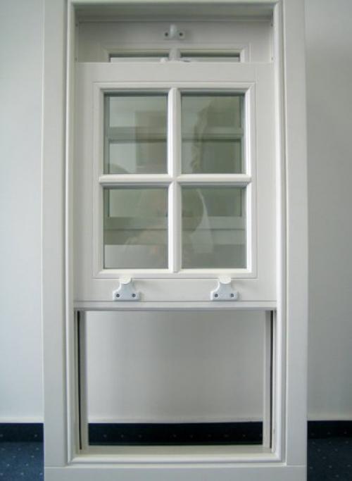 Вертикально-подъемные окна. Отличия истинно английского окна