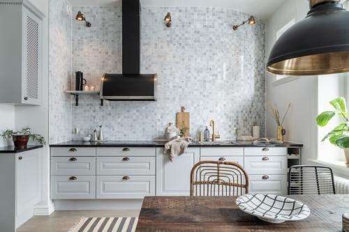 Кухня 2022 в ретро стиле. Что нужно знать о дизайне кухни в стиле ретро