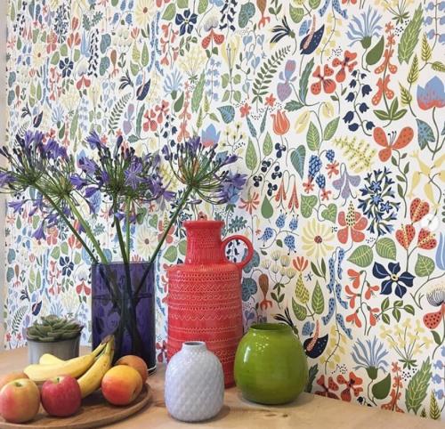 Обои для Маленькой Кухни 2022. Какие обои поклеить в Маленькой кухне: фото-идеи 2021-2022