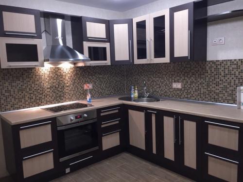 Угловая кухня дизайн. Дизайн угловой кухни: 70+ фото реальных интерьеров