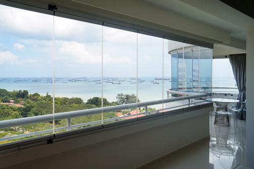 Раздвижные пластиковые системы. Материалы