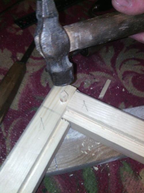 Деревянные окна своими руками. 25 Способов использовать старые оконные рамы в вашем доме 21