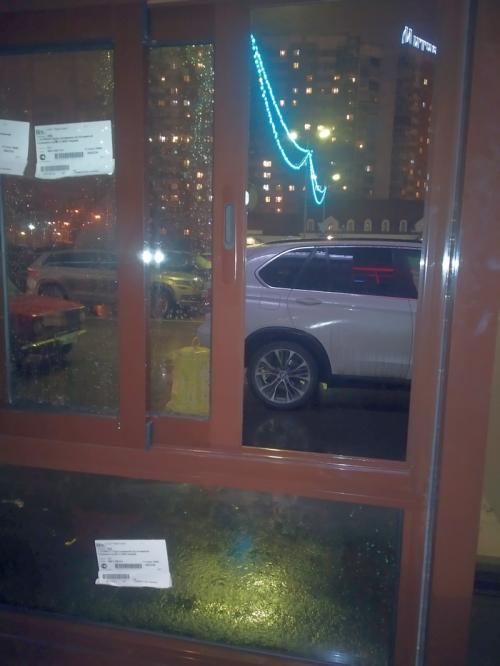 Врезка форточки в стеклопакет в Москве. Форточки для ночной торговли +7(495) 799-18-47 06