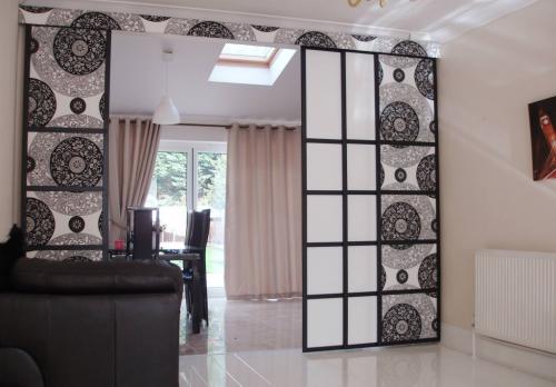 Японские шторы для шкафа. Выбор японских штор — плюсы и минусы