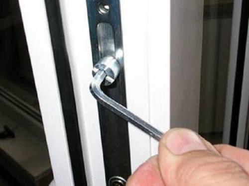 Регулировка пластиковых окон своим руками. Регулировка прижима пластиковых окон 08