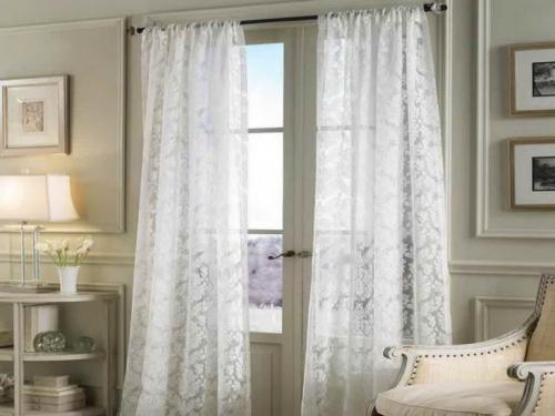 Белые шторы в интерьере. Оформление помещения