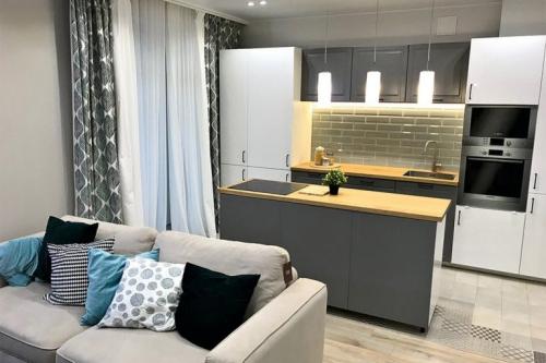 Тюль и шторы на кухню. Особенности штор для кухни