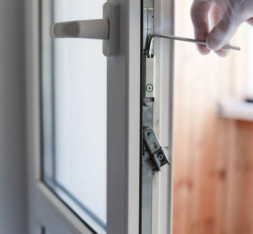 Регулировка пластиковых окон самостоятельно. Регулировка пластиковых окон — пошаговая инструкция, как самостоятельно отрегулировать петли, прижим окна на лето и зиму