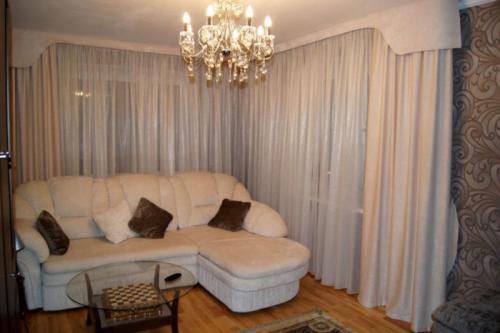 Красивые шторы в гостиную. Модные тенденции и новинки штор в гостиную