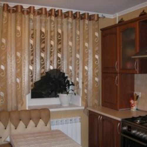 Короткий тюль в зал. Короткий тюль: преимущества использования гардин короткого типа. 117 фото и рекомендации дизайнеров