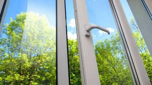 Не закрывается пластиковое окно, что-то мешает. Не закрывается пластиковое окно: советы, что делать, если ручка не поворачивается, отошел верхний угол или заедает снизу