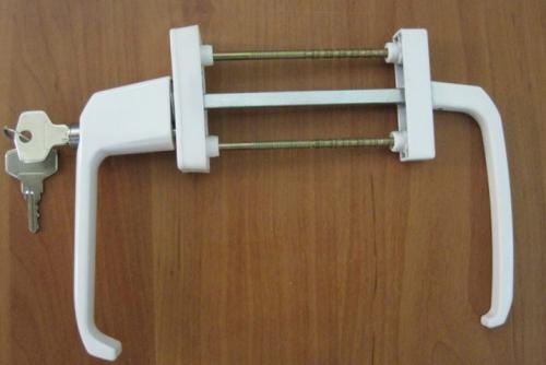 Ремонт и замена ручки в пластиковых окнах своими руками. Почему поломалась ручка 04 Ремонт и замена ручки в пластиковых окнах своими руками. Почему поломалась ручка 04