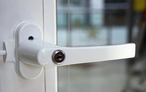 Ремонт и замена ручки в пластиковых окнах своими руками. Почему поломалась ручка 05 Ремонт и замена ручки в пластиковых окнах своими руками. Почему поломалась ручка 05