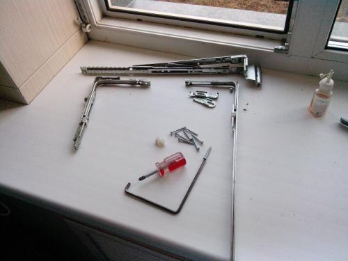 Ремонт поворотно-откидного механизма окна. Поворотно-откидной механизм для пластиковых окон