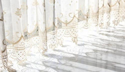 Как правильно выбрать тюль для гостиной. Как правильно подобрать тюль в гостиную 27