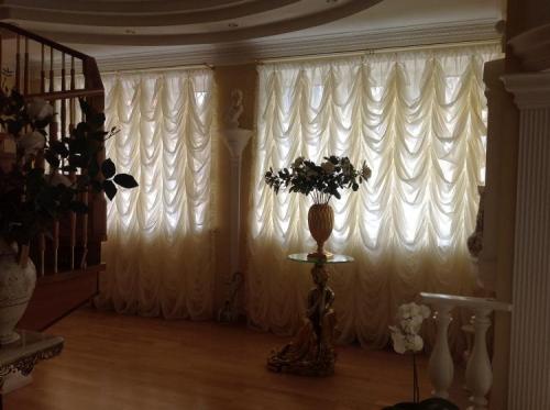 Шторы В интерьере гостинной. Шторы для гостиной (90 фото): виды, красивые идеи